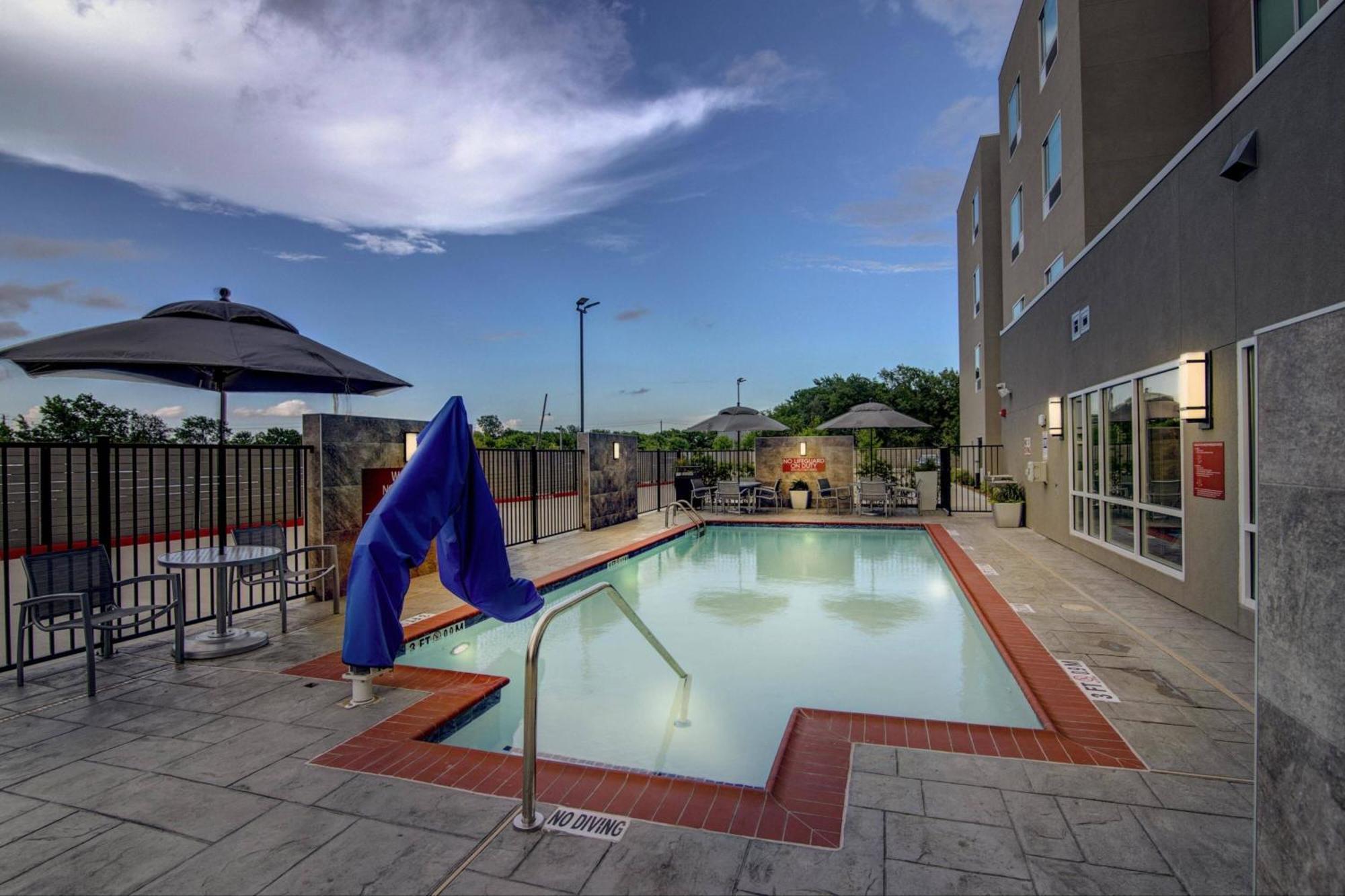 Towneplace Suites By Marriott Houston Hobby Airport Екстер'єр фото