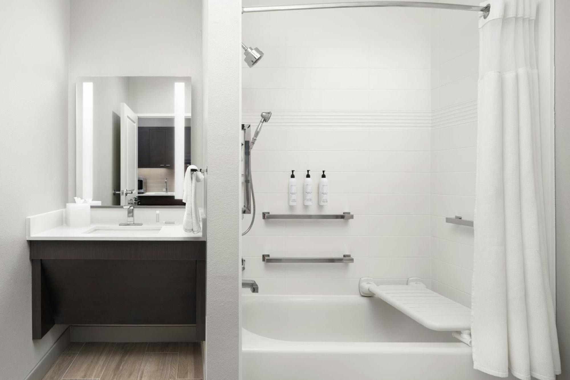 Towneplace Suites By Marriott Houston Hobby Airport Екстер'єр фото